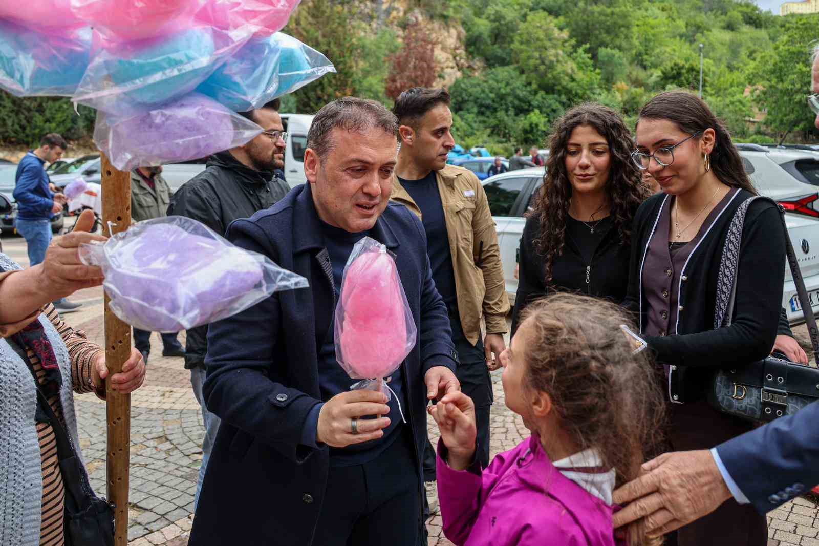 seyh-edebali-turbesi-nde-bayram-bulusmasi