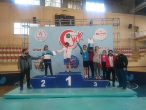 Halterde 3 Bronz Madalya