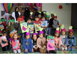 Suriyeli Öğrencilerin Karne Heyecanı