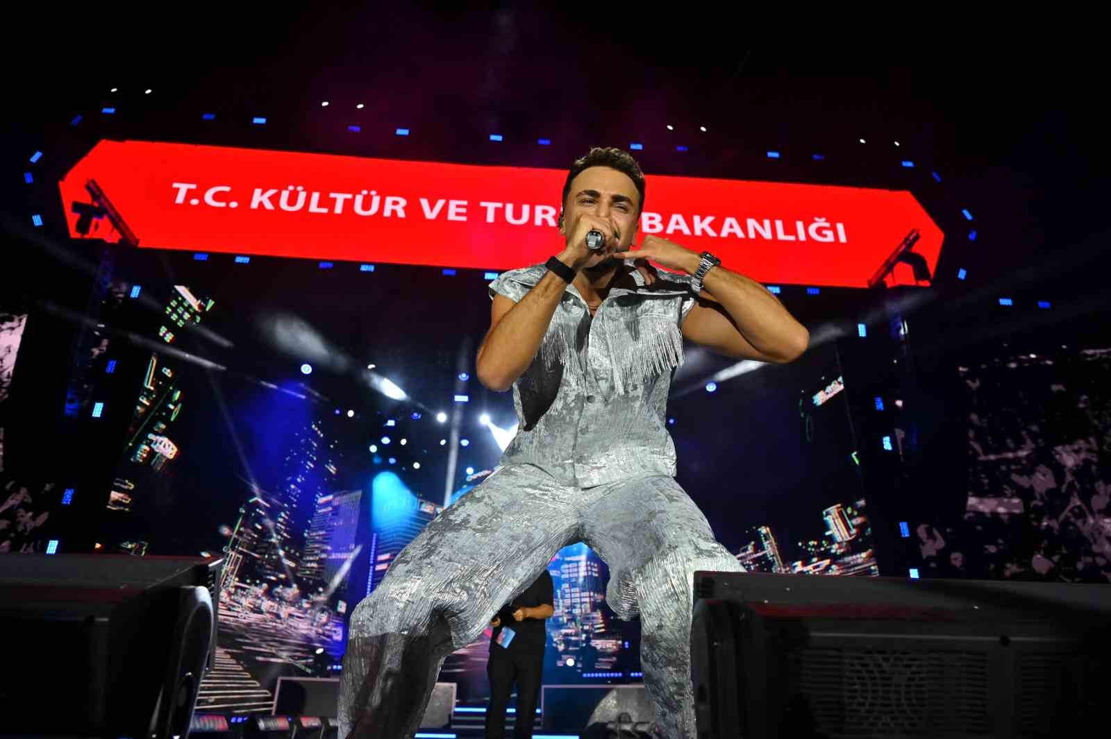 sefo-festivalde-muzikseverlere-unutulmaz-anlar-yasatti