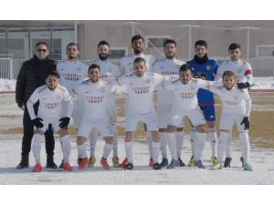 Türkiye Kickboks Turnuvası’nda Kayserili Sporcular Madalyaları Topladı