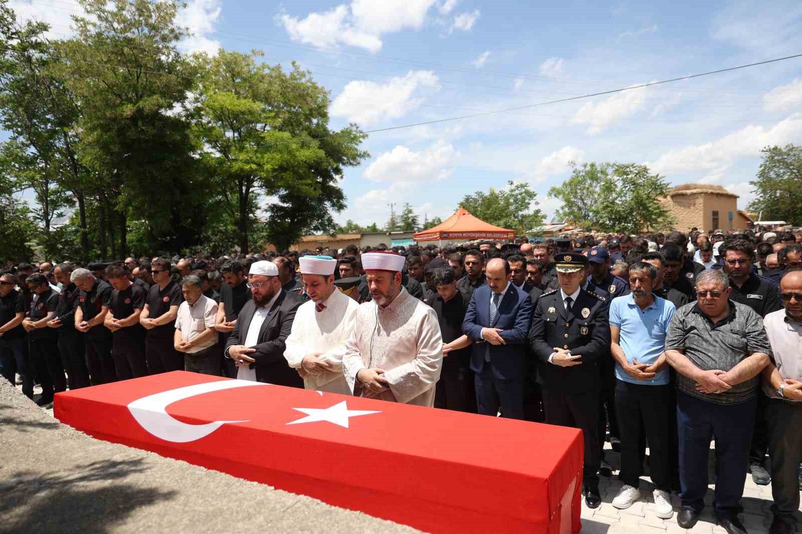 sehit-itfaiye-eri-mehmet-tekeli-son-yolculuguna-ugurlandi
