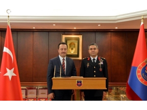 Vali Şentürk’ten Tugay Komutanlığı’na Ziyaret