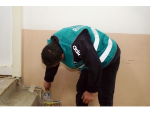 Kastamonu’da Hükümlüler, Okulları Boyayarak Çevre Düzenlemesi Yaptı