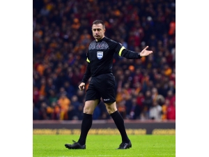 Bursaspor-fenerbahçe Maçının Var’ı Hüseyin Göçek