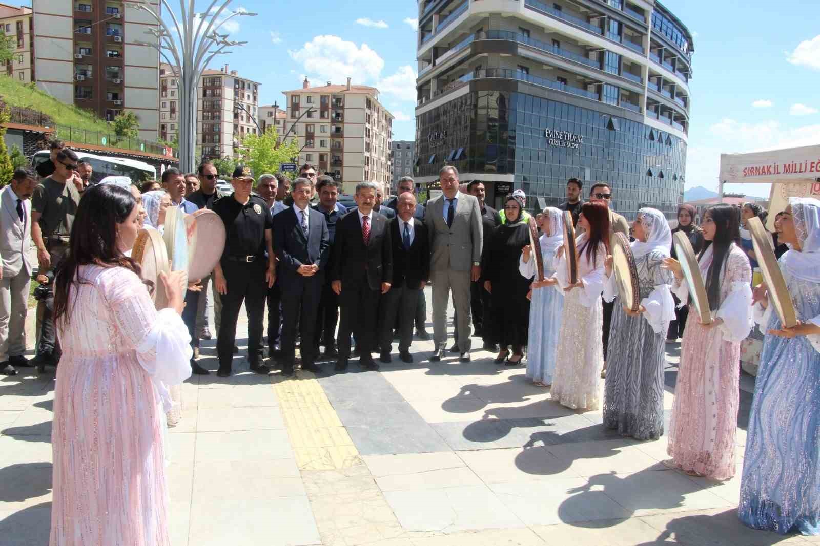 sirnak-ta-hayat-boyu-ogrenme-sergisi-acildi