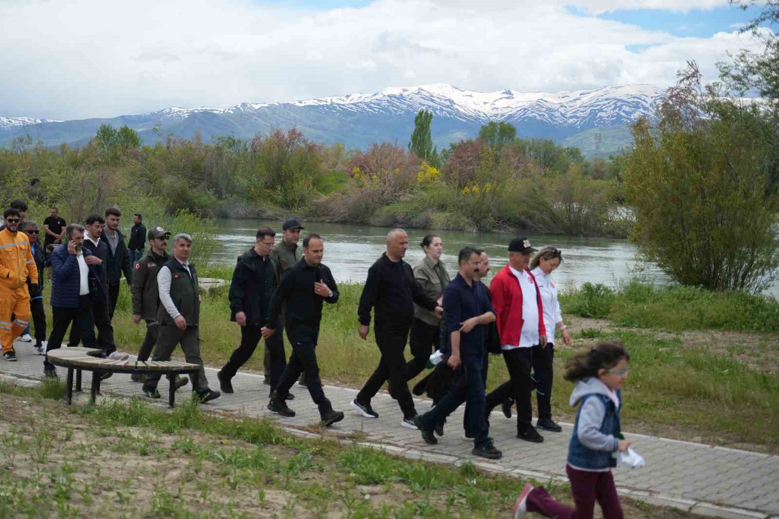 mus-ta-orman-benim-etkinligi-ve-doga-yuruyusu-duzenlendi
