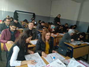 Öğretmenler Gönüllü Eğitim Alıyor