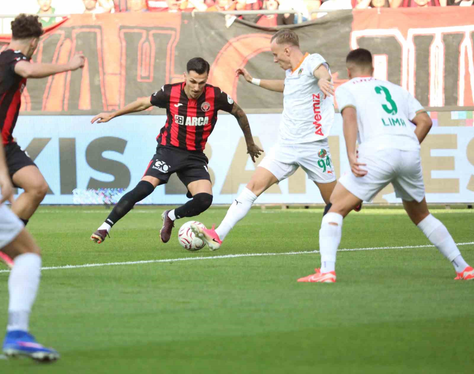 trendyol-super-lig-corum-fk-0-corendon-alanyaspor-0-ilk-yari