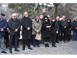 İlhan Cavcav Kabri Başında Anıldı