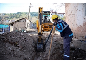 Geyve Hacılar’da Altyapı Yenilendi