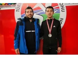 Olimpiyat Kadrosuna Alınan Genç Atlet Karaman’ı Sevindirdi