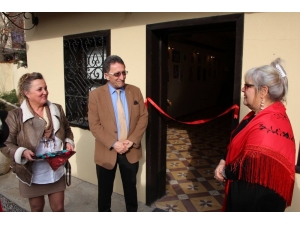 Sergiyi Edremit Belediye Başkanı Kamil Saka Açtı