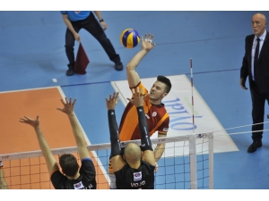 Voleybol Efeler Ligi: İnegöl Belediyespor: 0 - Galatasaray: 3