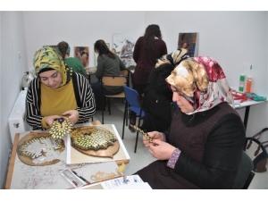 Anne Ve Çocukları Aynı Okulda Eğitim Görüyor