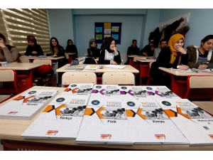 İpekyolu Belediyesinden 800 Kursiyere 10 Bin Kaynak Kitap