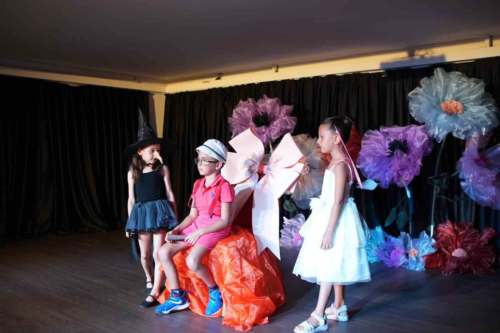 marmaris-kultur-ve-sanat-evi-nde-yilsonu-heyecani