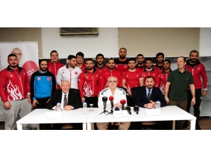 Prof. Dr. Sönmez Siyah Kuşağını Aldı