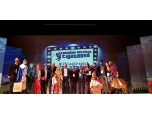 ‘Deniz Dibinde Zil Sesi’ Seyirciyle Buluşmaya Devam Ediyor