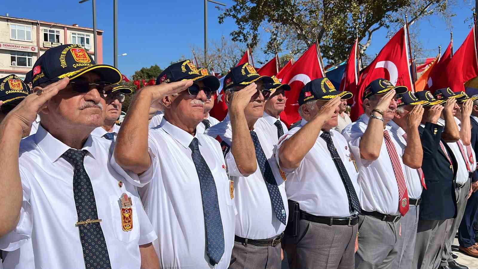 canakkale-de-gaziler-gunu-celenk-toreniyle-kutlandi