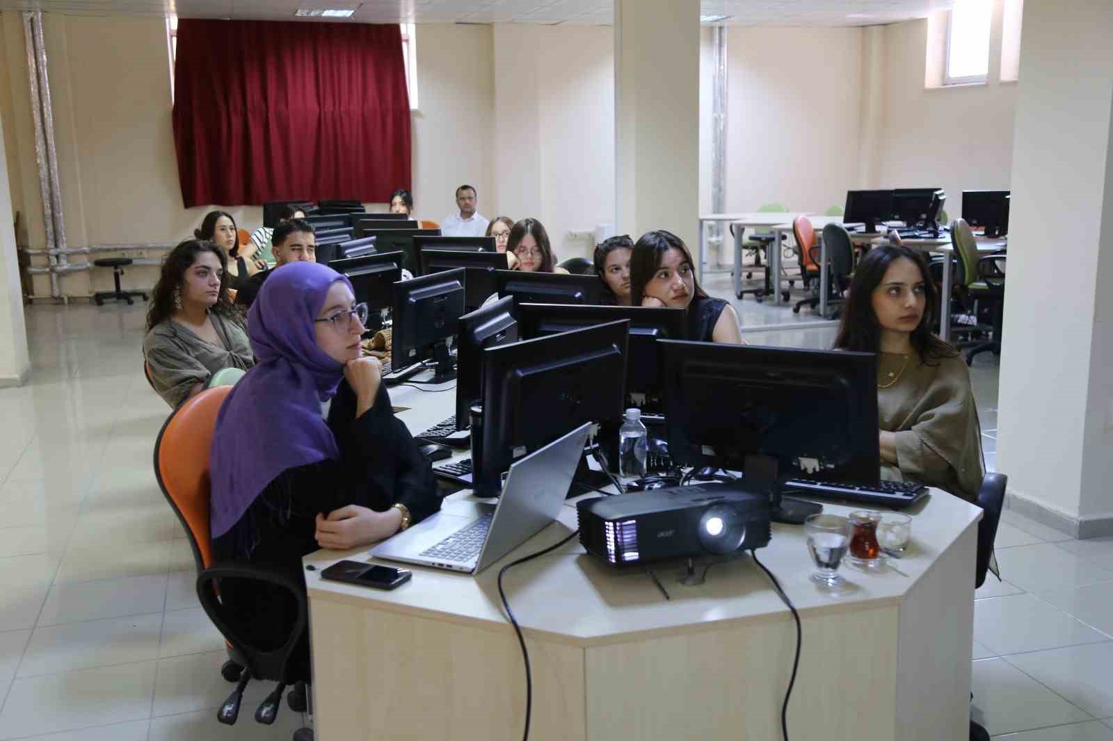 gmka-ve-balikesir-universitesi-gencleri-is-dunyasina-hazirliyor