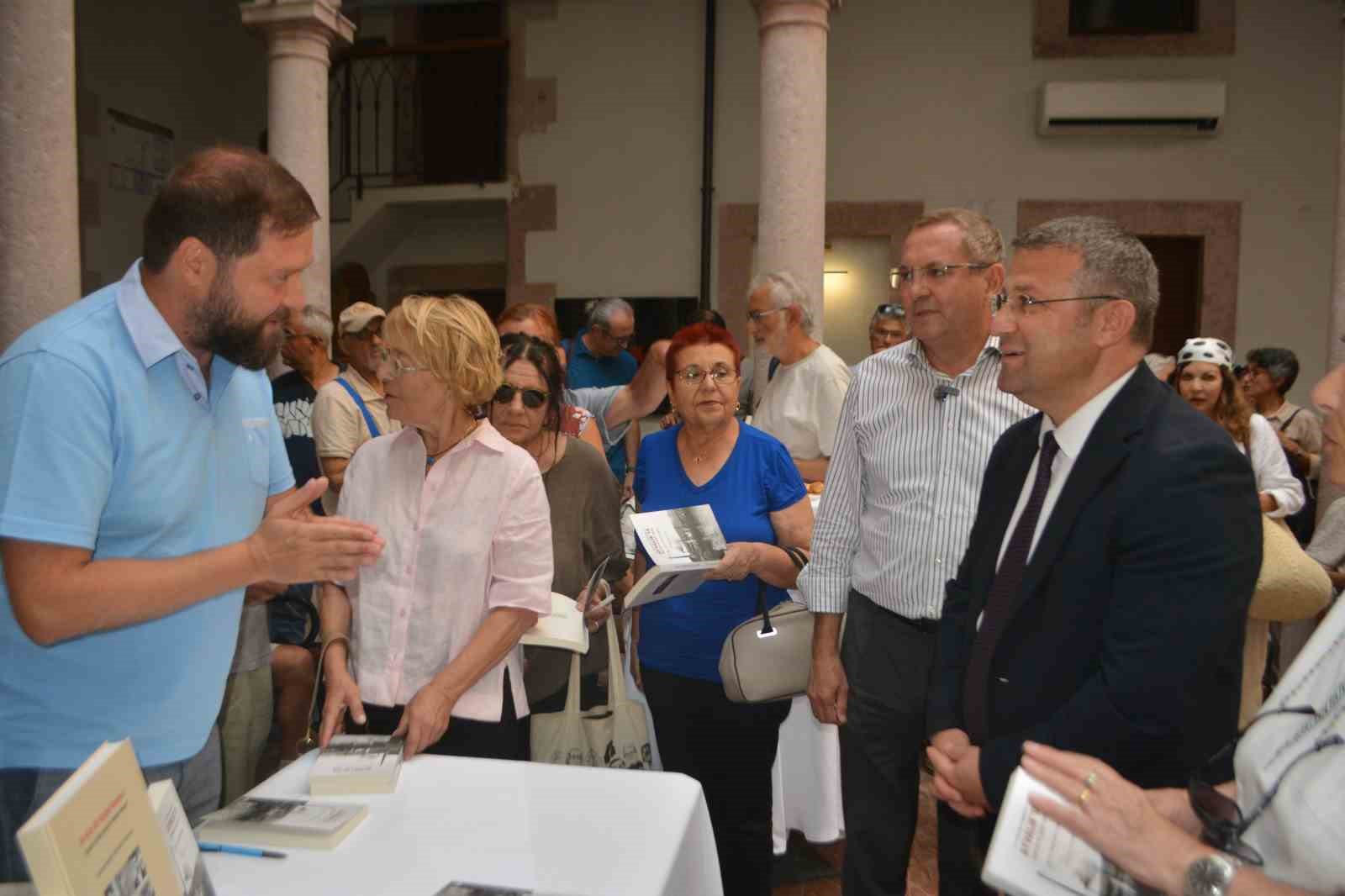 ayvalik-in-uretim-ve-kent-tarihi-kitapla-gelecege-tasiniyor