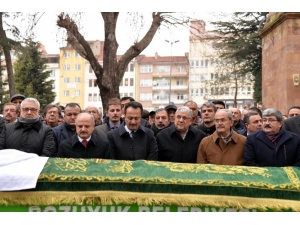 Eski Bakan Şeker’in Vefat Eden Ağabeyi Son Yolculuğuna Uğurlandı