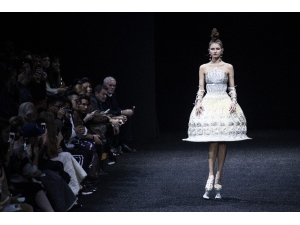 Paris Haute Couture Moda Haftası’nda Kreasyonlar Baş Döndürdü