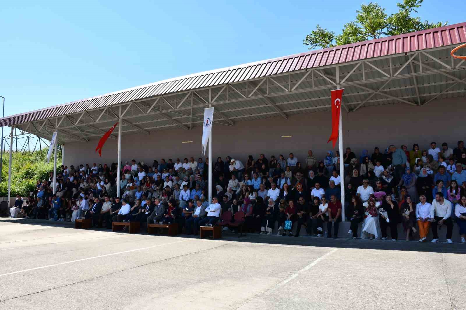 vezirkopru-myo-da-mezuniyet-coskusu