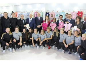 Yeşil Sahaların Sultanlarına 8. Pentex Fuarında Yoğun İlgi