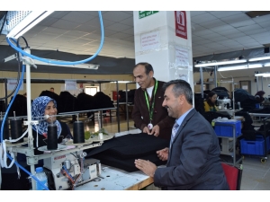 Pazarlar’da Tekstil Fabrikası Yeniden İşbaşı Yapıyor