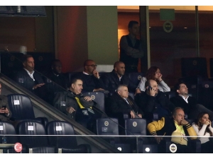 Moses, Fenerbahçe Tribünlerinde