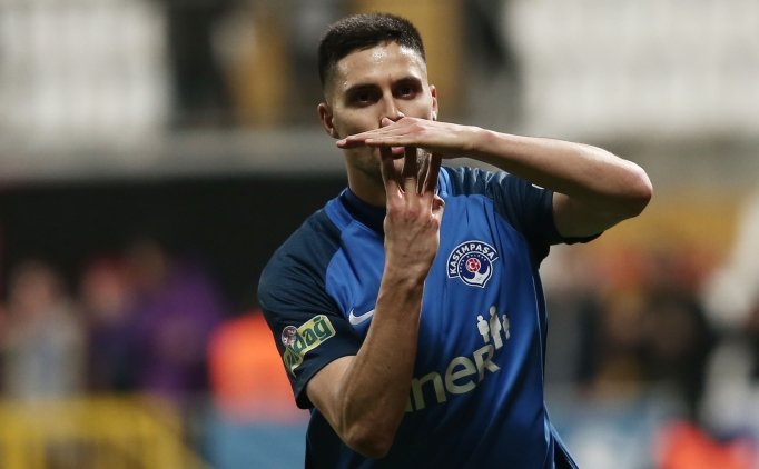 Kasımpaşa Uzatmada 10 Kişiyle Turladı!