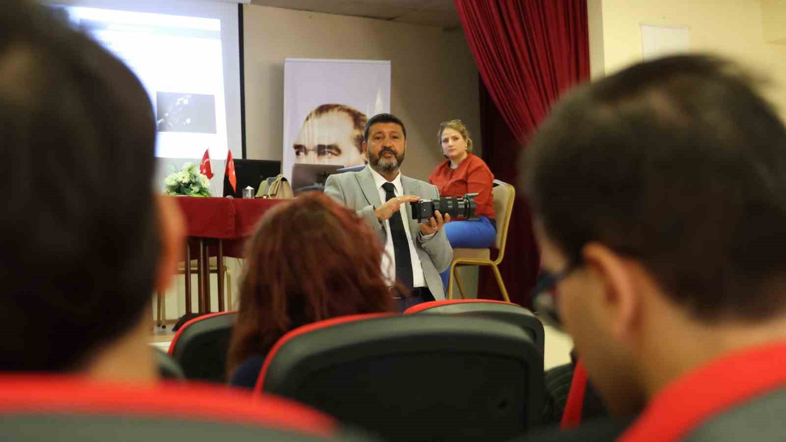aydin-da-genclere-gazetecilik-ve-dijital-icerik-uretimi-egitimi
