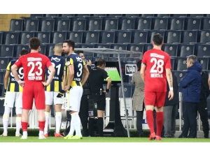 Fenerbahçe, Ümraniyespor Karşısında Yine Kızardı
