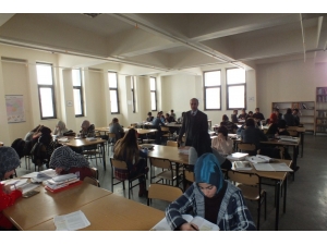 Sömestri Tatilinde Kütüphaneye Yoğun İlgi