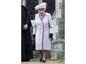 İngiltere Kraliçesi, Siyasileri Brexit İçin Ortak Bir Zemin Bulmaya Çağırdı