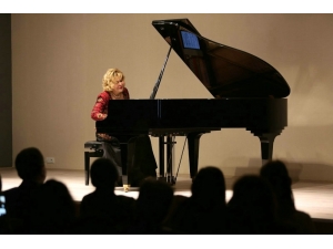 Oda Konserleri Tango Neva İle Devam Ediyor