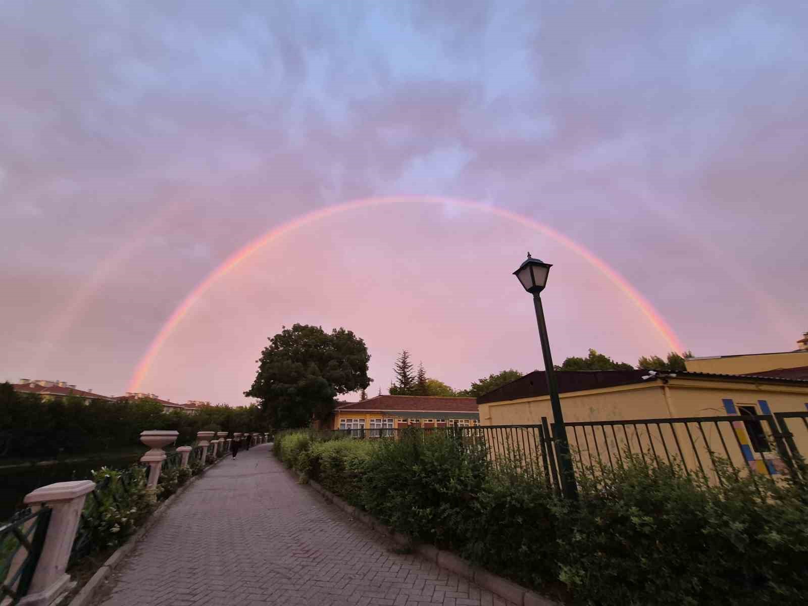 eskisehir-de-gun-batiminda-cifte-gokkusagi-surprizi