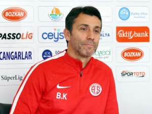 Bülent Korkmaz: “Kupalar İçin Sabır Bekliyorum”
