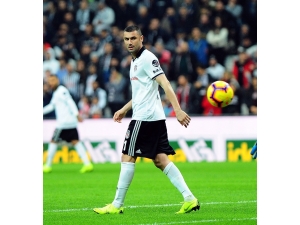 Burak Yılmaz’a Hem Destek Hem Protesto