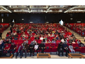 Büyükşehir’den Çocuklara Sirk Hediyesi