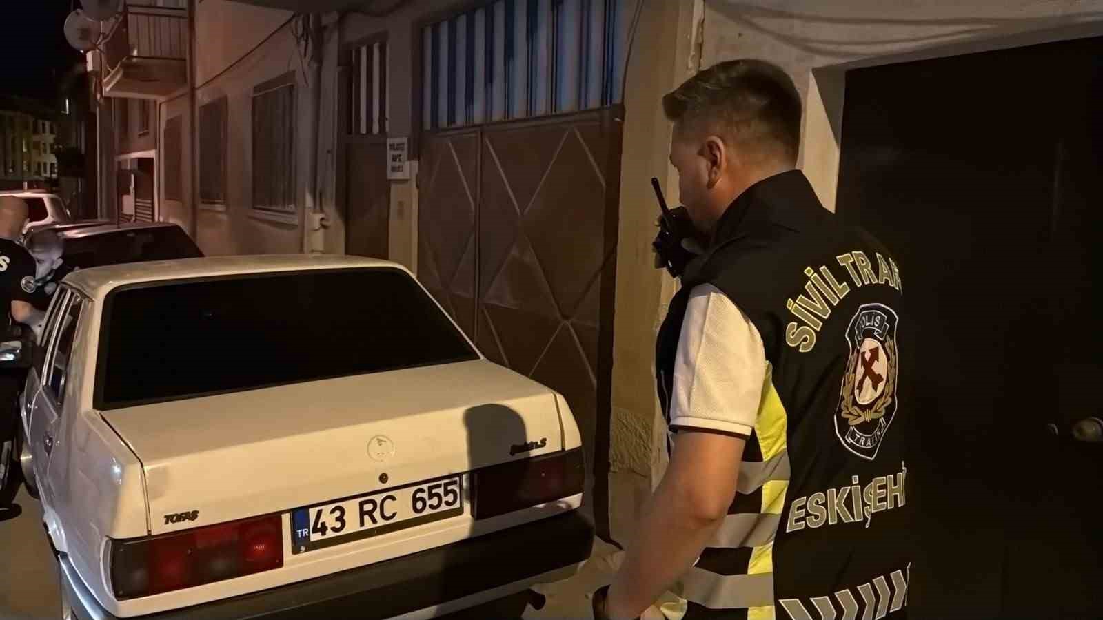 drift-sonrasi-polisten-yaya-kacan-ehliyetsiz-surucuye-690-bin-tl-ceza-kesildi