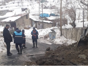Dondurucu Soğukta Su Arızası Giderme Çalışması