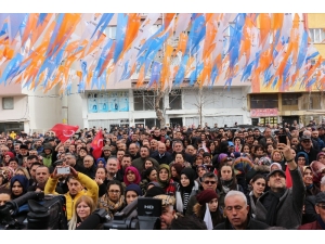 Ak Parti Skm Yoğun Katılımla Açıldı
