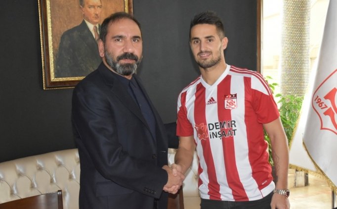 Sivasspor, Hugo Vieira Ile Sözleşme Imzaladı
