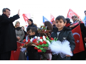 Ak Parti Muradiye İlçesinde Aday Tanıtım Programı Düzenledi