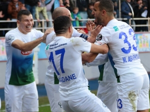 Spor Toto Süper Lig: Çaykur Rizespor: 3 - Akhisarspor: 1 (Maç Sonucu)