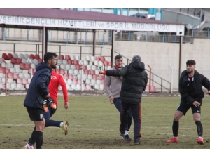 Maç Bitti Ortalık Savaş Alanına Döndü