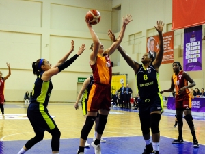 Kadınlar Basketbol Süper Ligi: Galatasaray: 60 - Fenerbahçe: 68